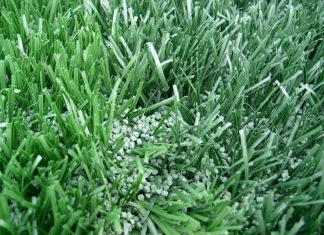 La posa del prato sintetico 1127 0 La posa del prato sintetico.JPG